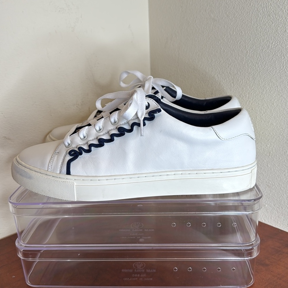 Tory Burch Women’s Ruffle Leather Sneaker, White and Navy, size 10 - Picture 4 of 13